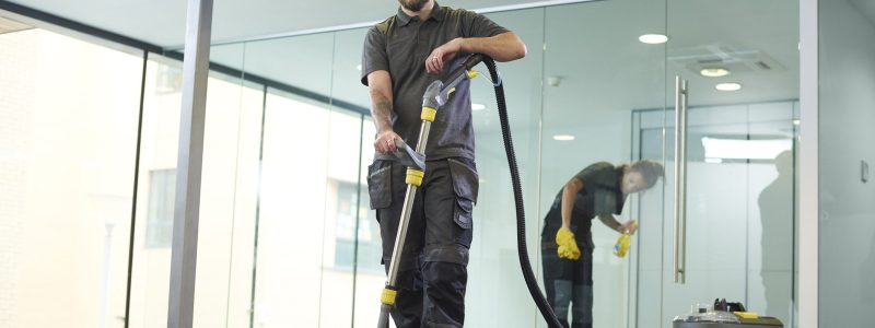 office cleaning contractors